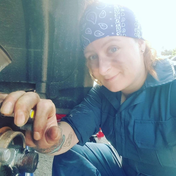 Jen here, pleased to meet you! - Picture 2 of 7